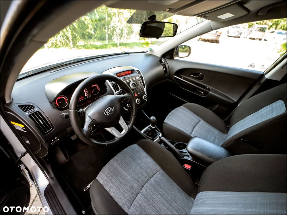 Kia Ceed - 6