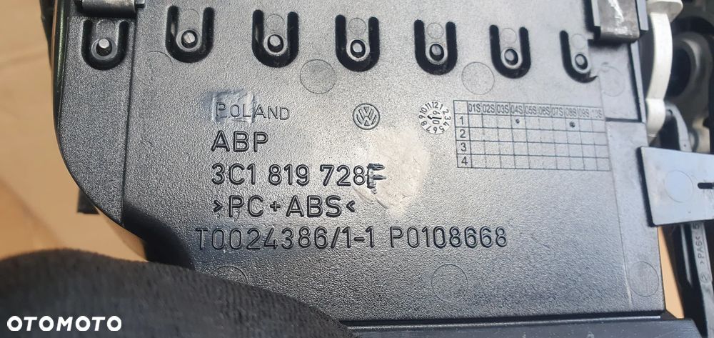 Kratka nawiewu powietrza środkowa VW Passat B6 3C1819728F - 7