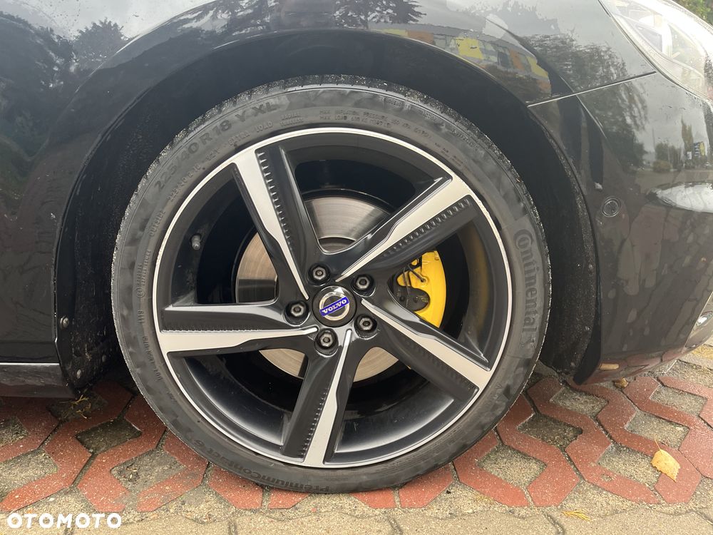 Volvo V40 T3 R-Design - 9