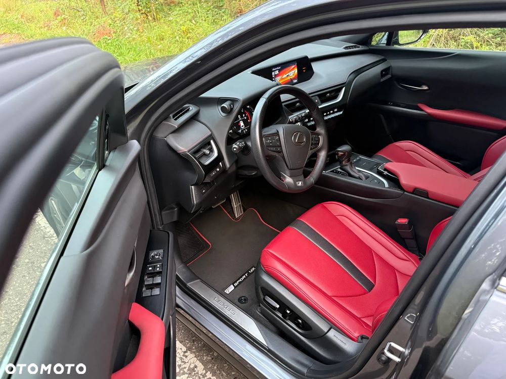 Lexus UX - 7