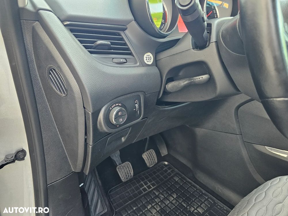 Opel Zafira Tourer 2.0 CDTI ECOFLEX Start/Stop Innovation - 22