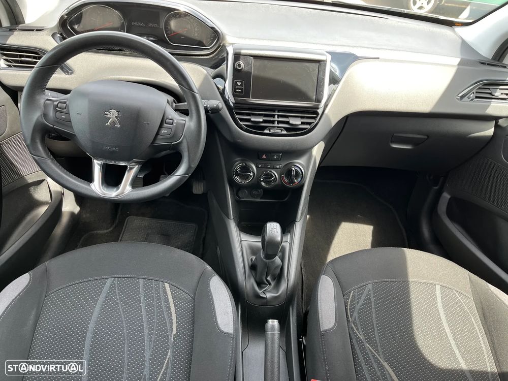 Peugeot 208 1.4 HDi Allure - 12