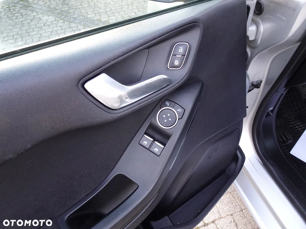 Ford Fiesta 1.1 Trend - 32