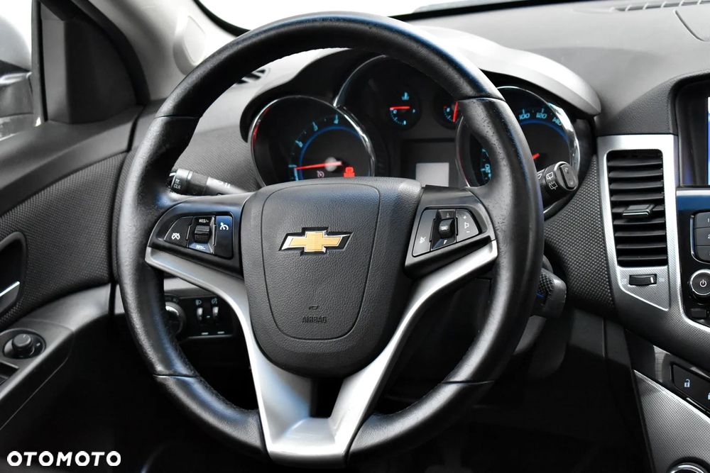 Chevrolet Cruze 1.8 LT+ - 25