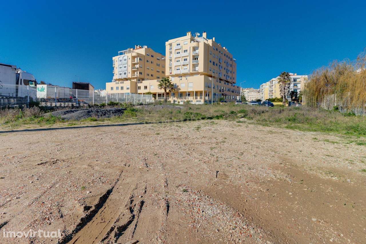 Terreno Estratégico em Mem Martins  - 2 frentes - Grande imagem: 4/8