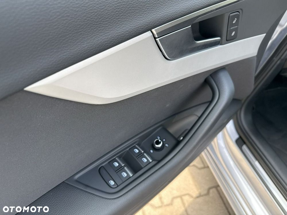Audi A4 Limousine 35 TFSI mHEV S tronic - 12
