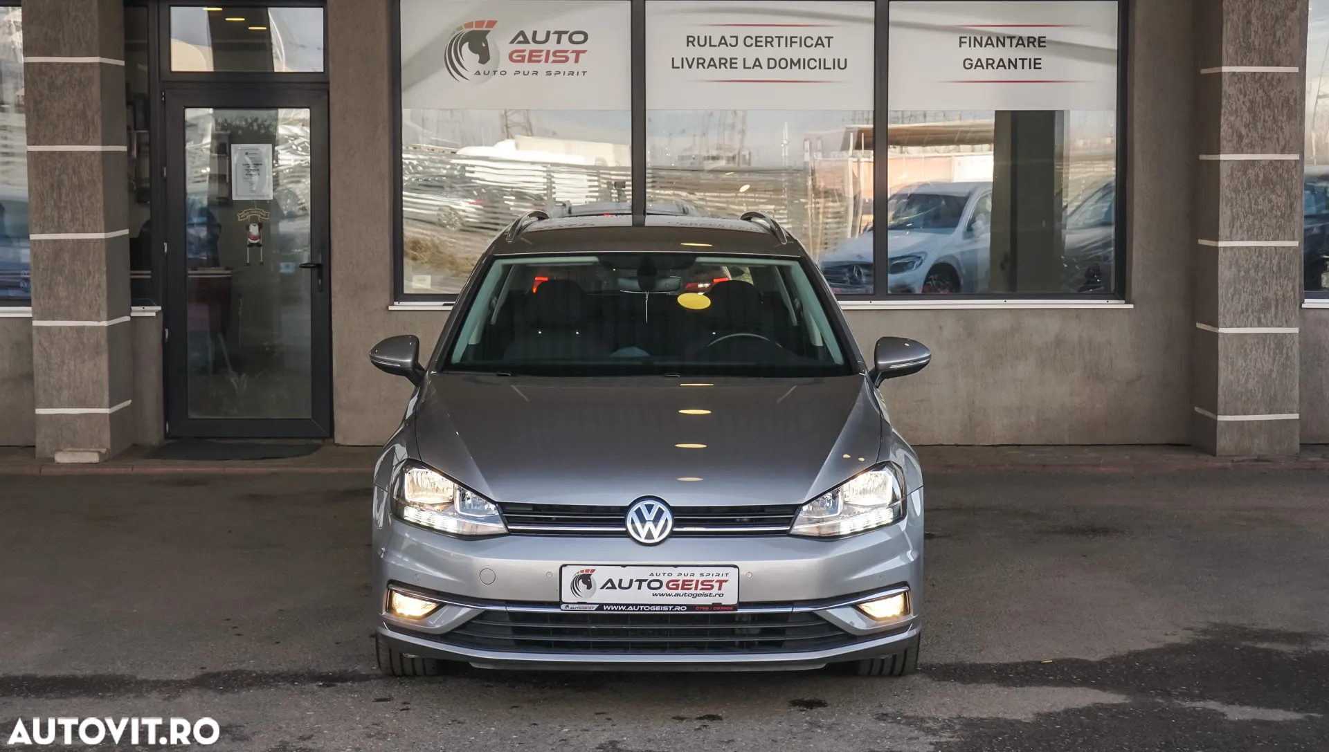 Volkswagen Golf 1.6 TDI DSG Comfortline - 2