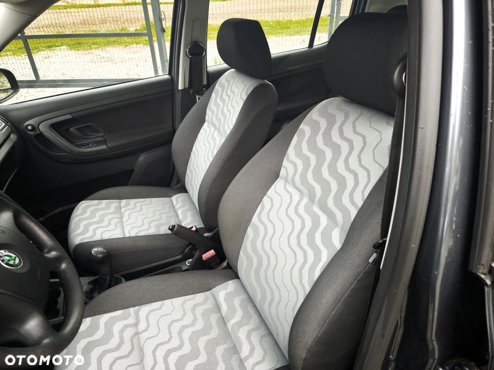 Skoda Fabia 1.2 HTP Ambiente - 19