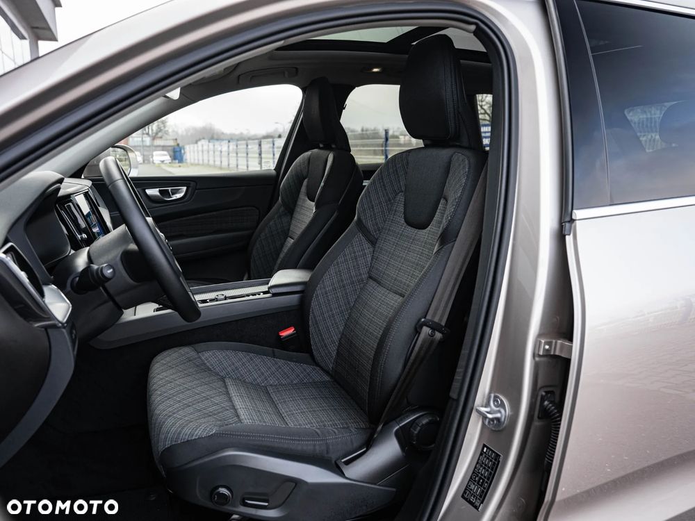 Volvo XC 60 T6 AWD Recharge Geartronic Inscription Expression - 22