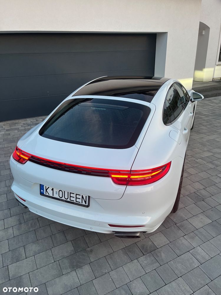 Porsche Panamera 4 - 25