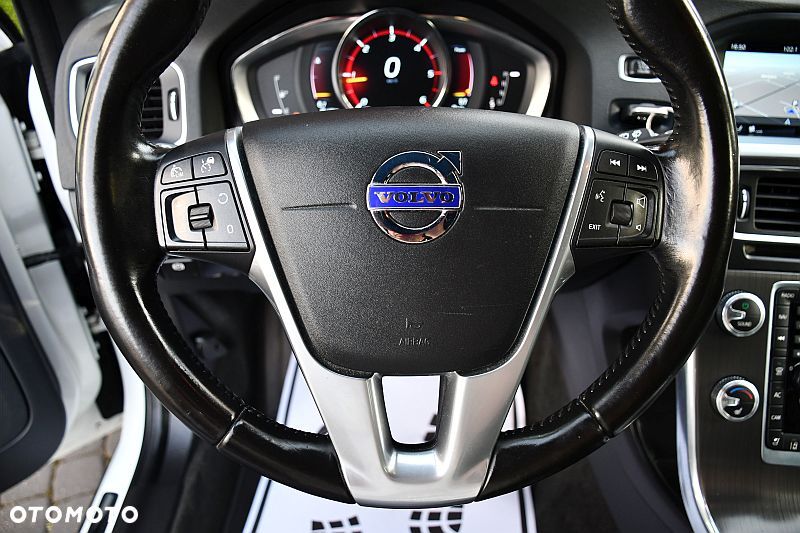 Volvo V60 Cross Country D4 Geartronic Summum - 17