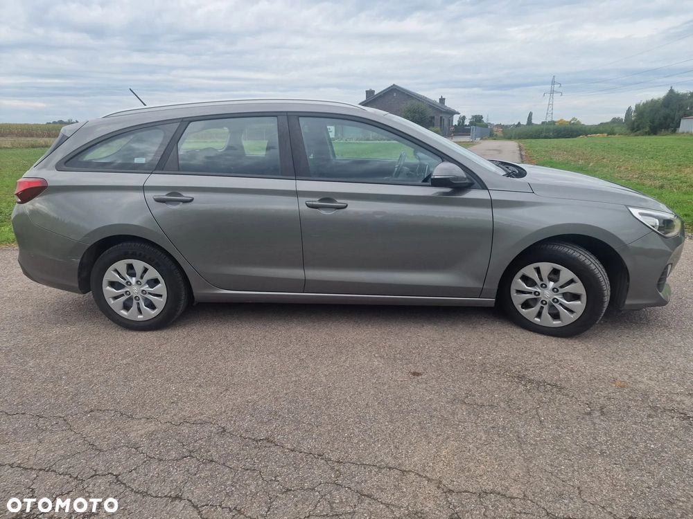 Hyundai i30 1.4 Premiere Comfort - 22