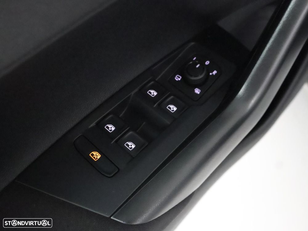 Volkswagen Taigo 1.0 TSI Urban DSG — fotografia 11