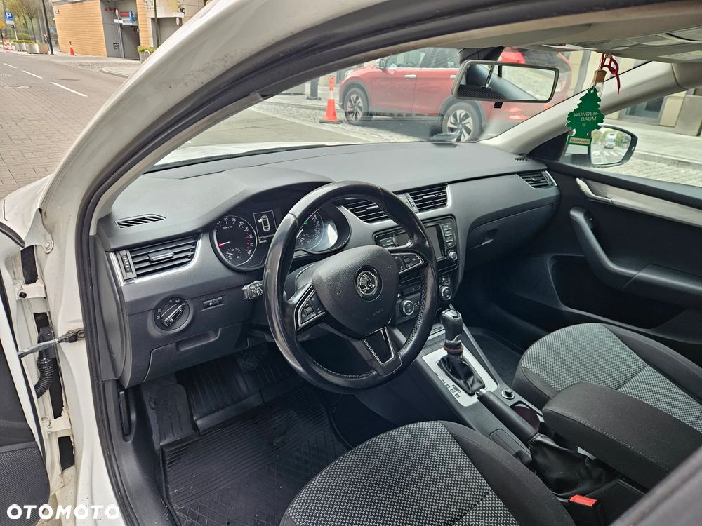 Skoda Octavia 1.6 TDI Edition DSG - 11
