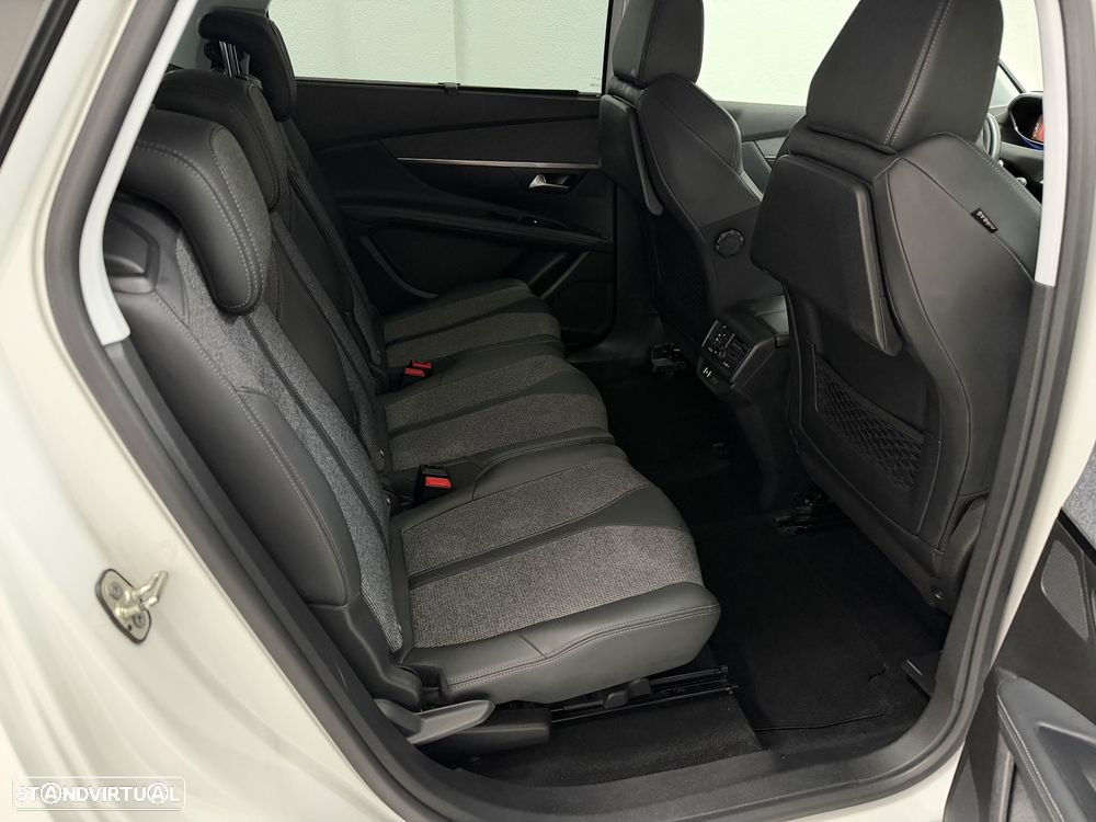 Peugeot 5008 1.5 BlueHDi Allure EAT8 - 29