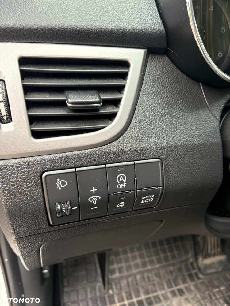 Hyundai i30 blue 1.6 CRDi DCT Trend - 10