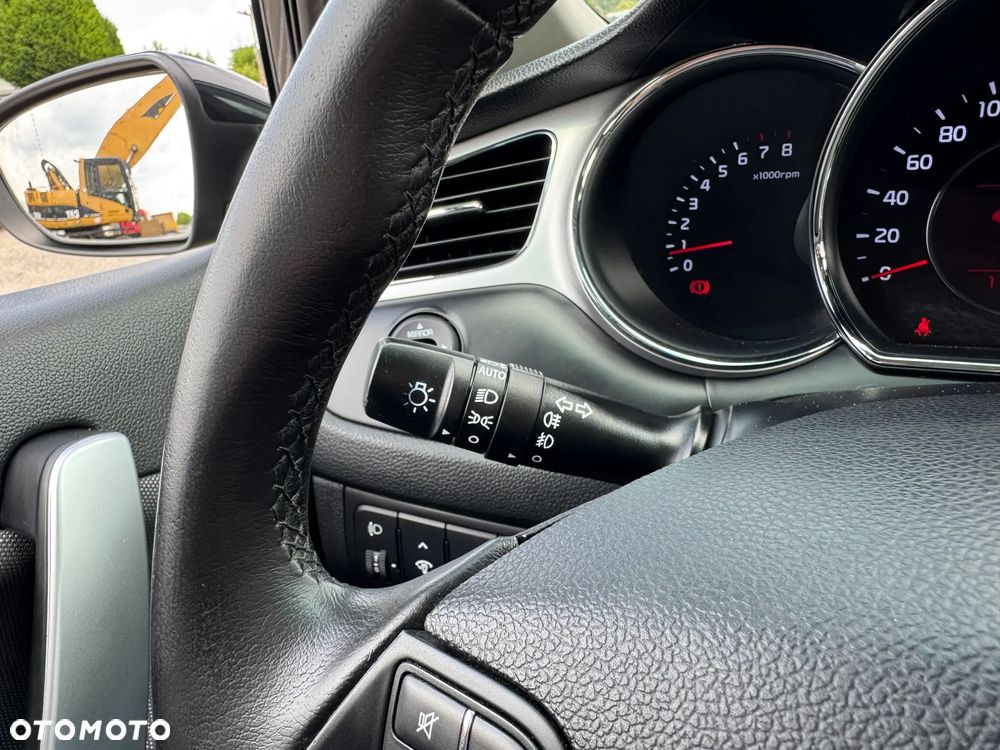 Kia Ceed 1.6 GDI Dream-Team Edition - 15