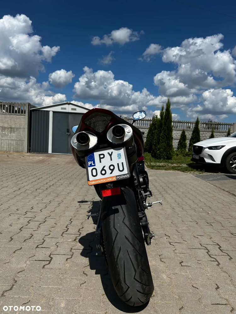 Yamaha R1 - 9