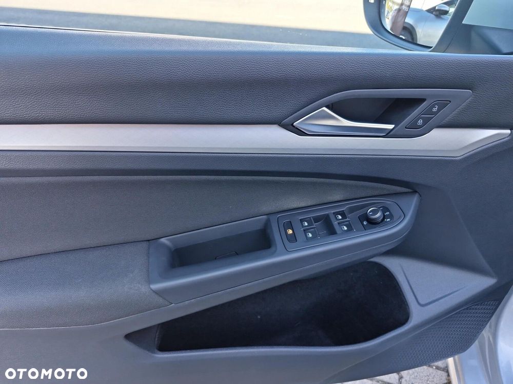 Volkswagen Golf - 10