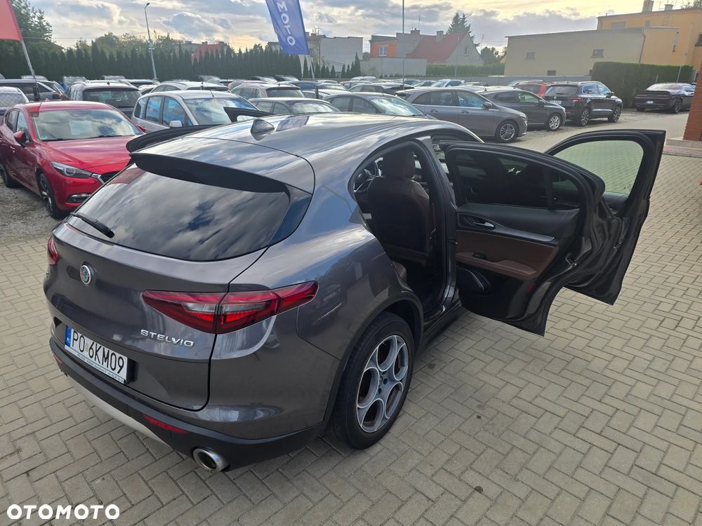 Alfa Romeo Stelvio - 37