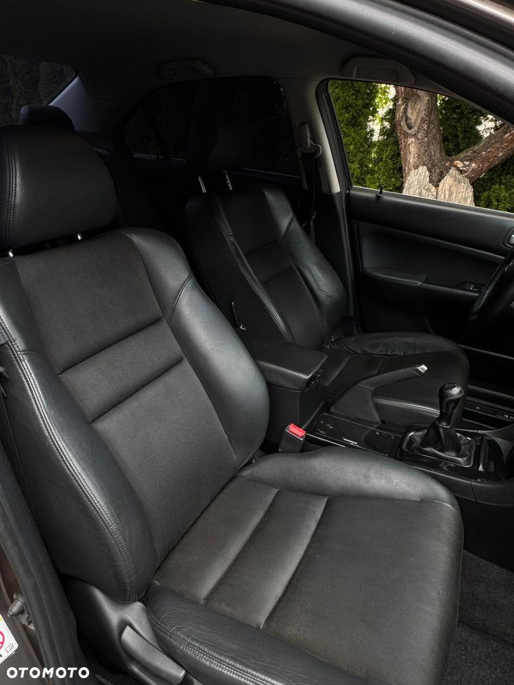 Honda Accord 2.0 Executive - 21