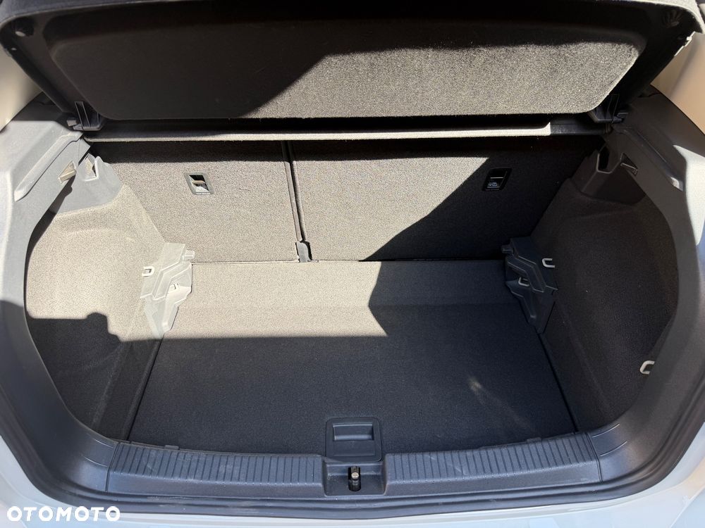 Volkswagen T-Cross 1.0 TSI Life DSG - 12
