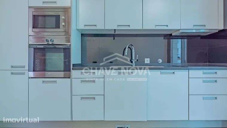 T2 c/ 2 Lugares de Garagem no Bonfim (Porto) - Grande imagem: 2/6