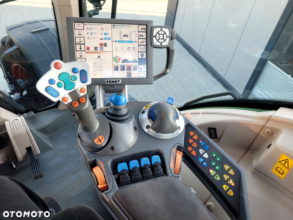 Fendt 824 VARIO Profi Plus SCR - 23