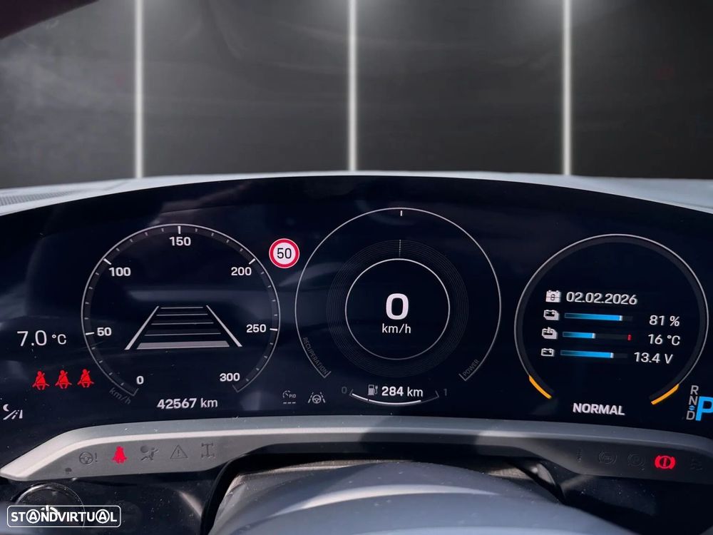 Porsche Taycan Turbo S - 11