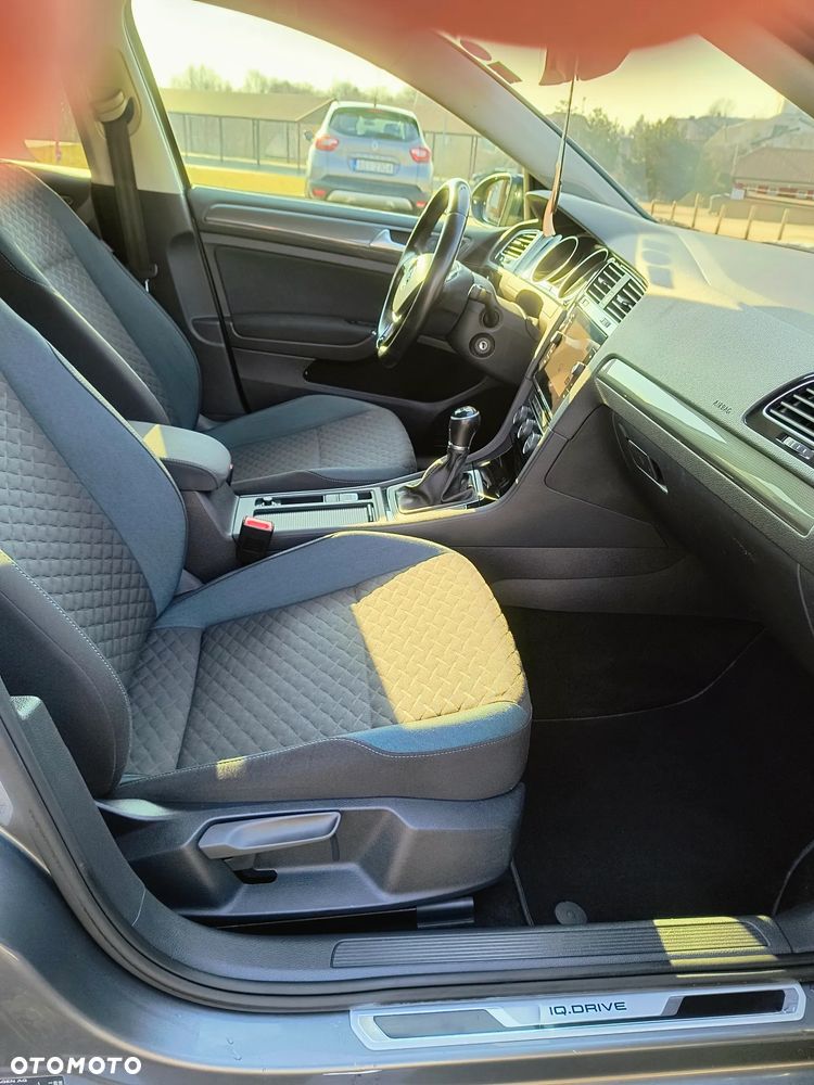 Volkswagen Golf - 21