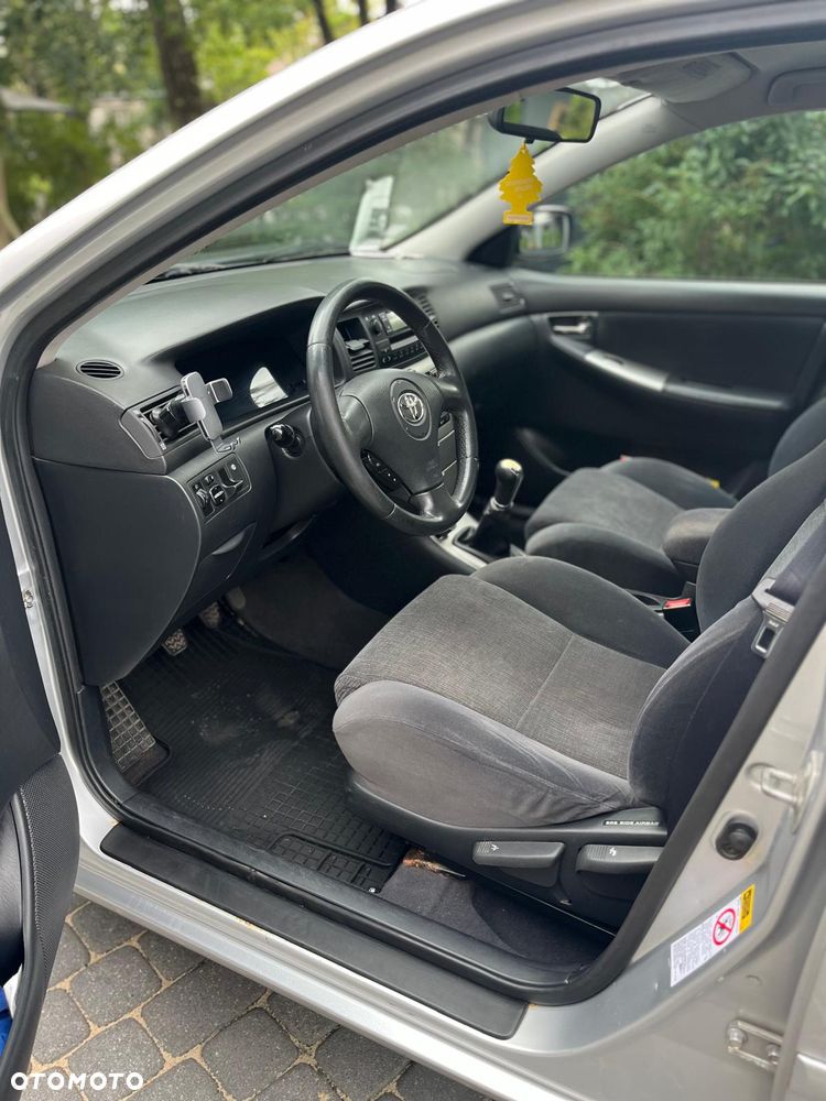 Toyota Corolla 1.6 VVT-i Sol (air6) - 2