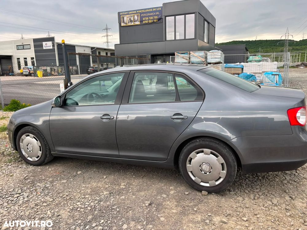 Volkswagen Jetta 1.6 Comfortline - 6
