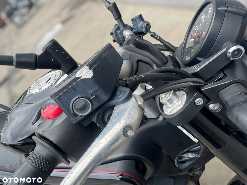 Yamaha MT - 12