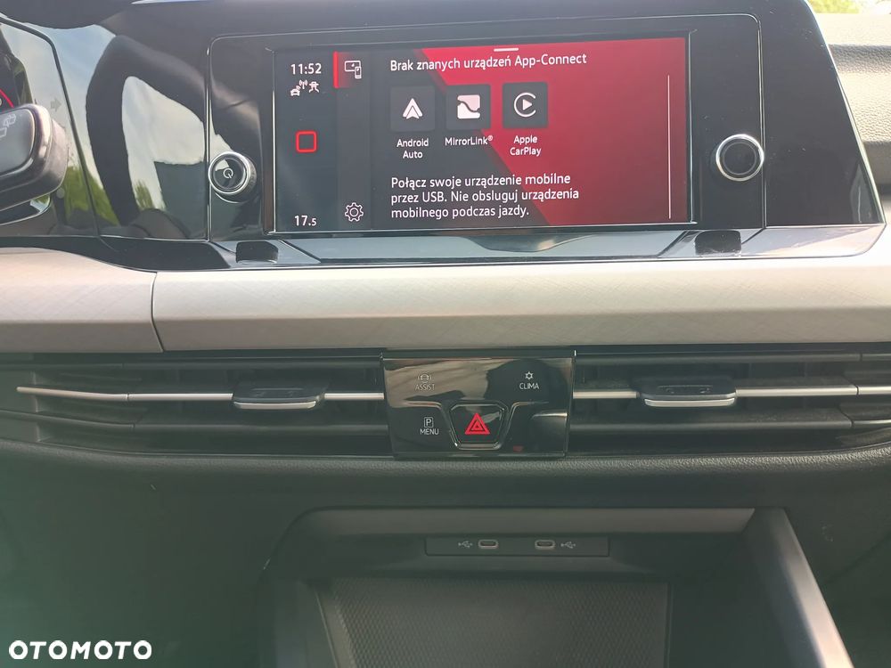 Volkswagen Golf VIII 1.5 TSI EVO Life - 24