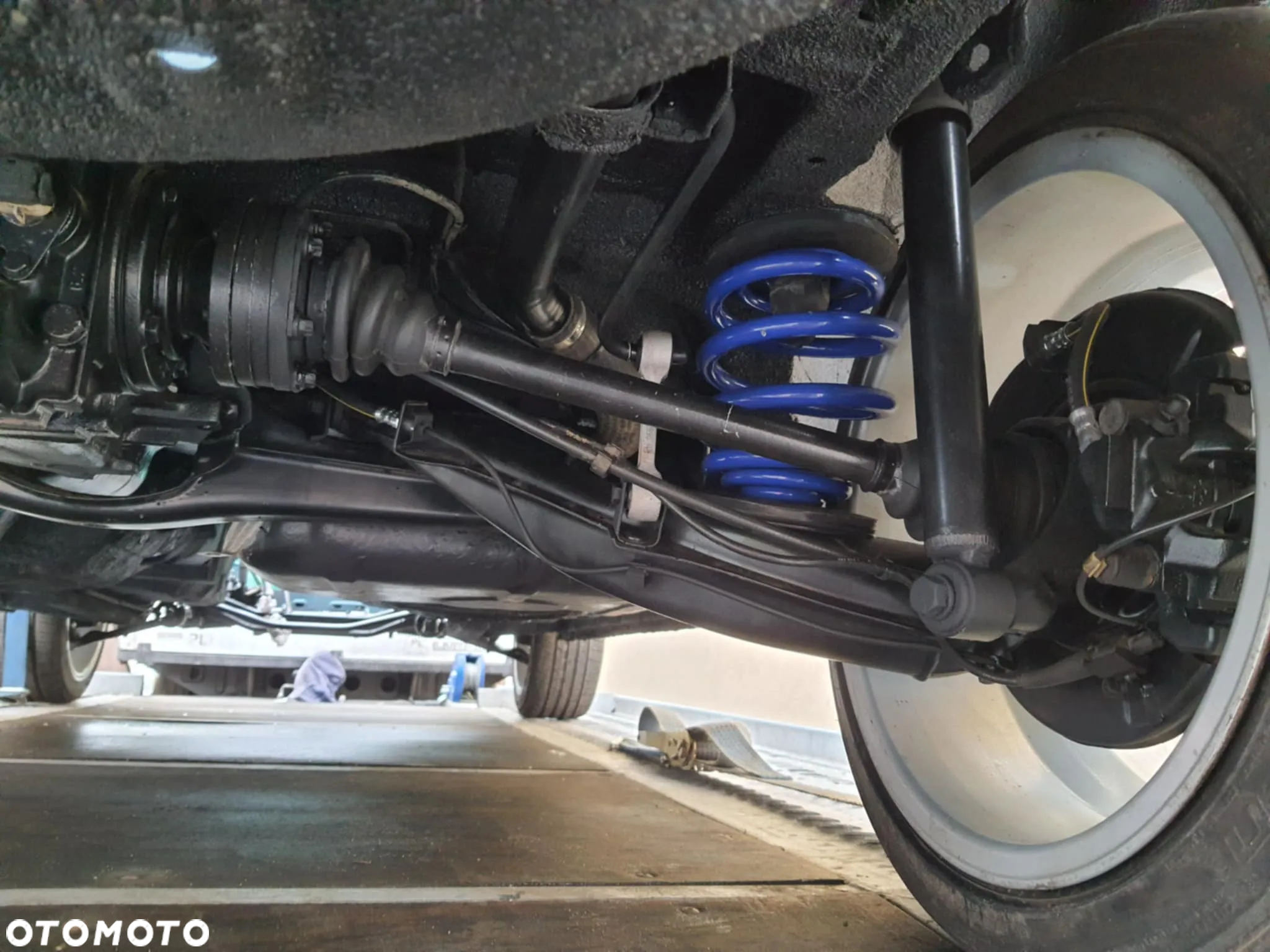 BMW Seria 3 318i - 30