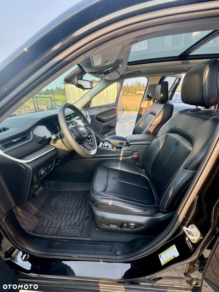 Jeep Grand Cherokee - 11