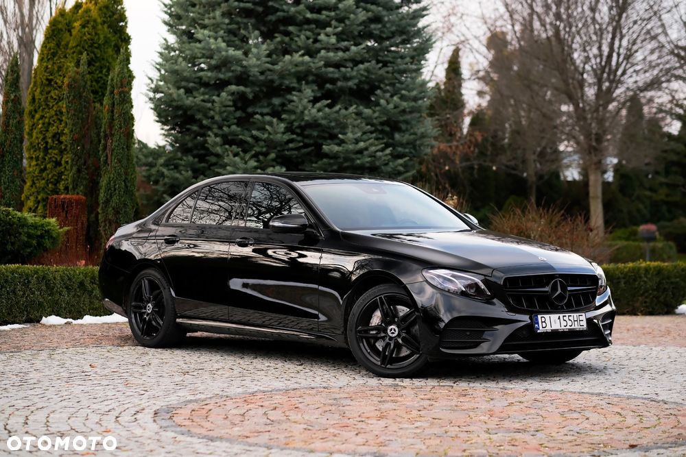 Mercedes-Benz Klasa E 300 9G-TRONIC - 9