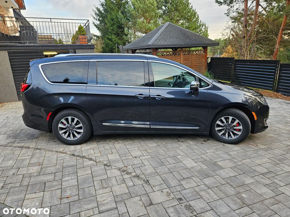 Chrysler Pacifica - 18