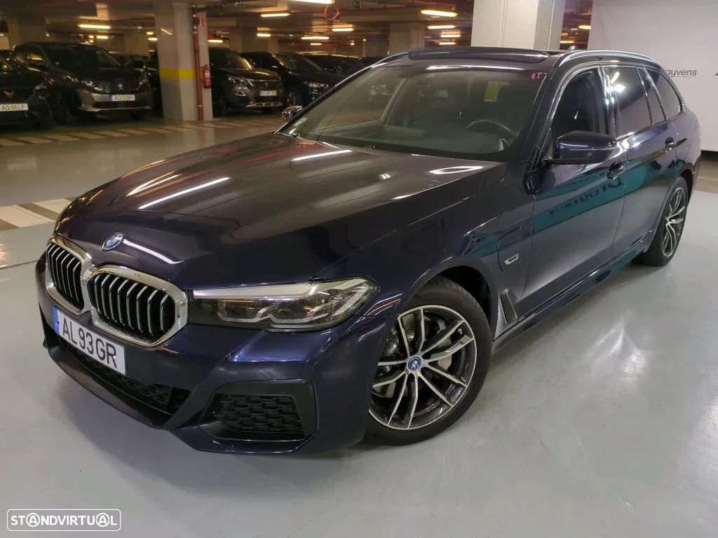 BMW 530 e Pack Desportivo M - 1