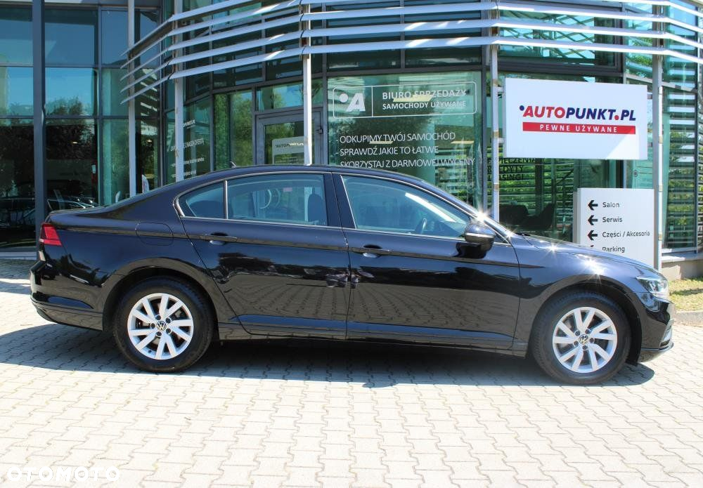 Volkswagen Passat - 4