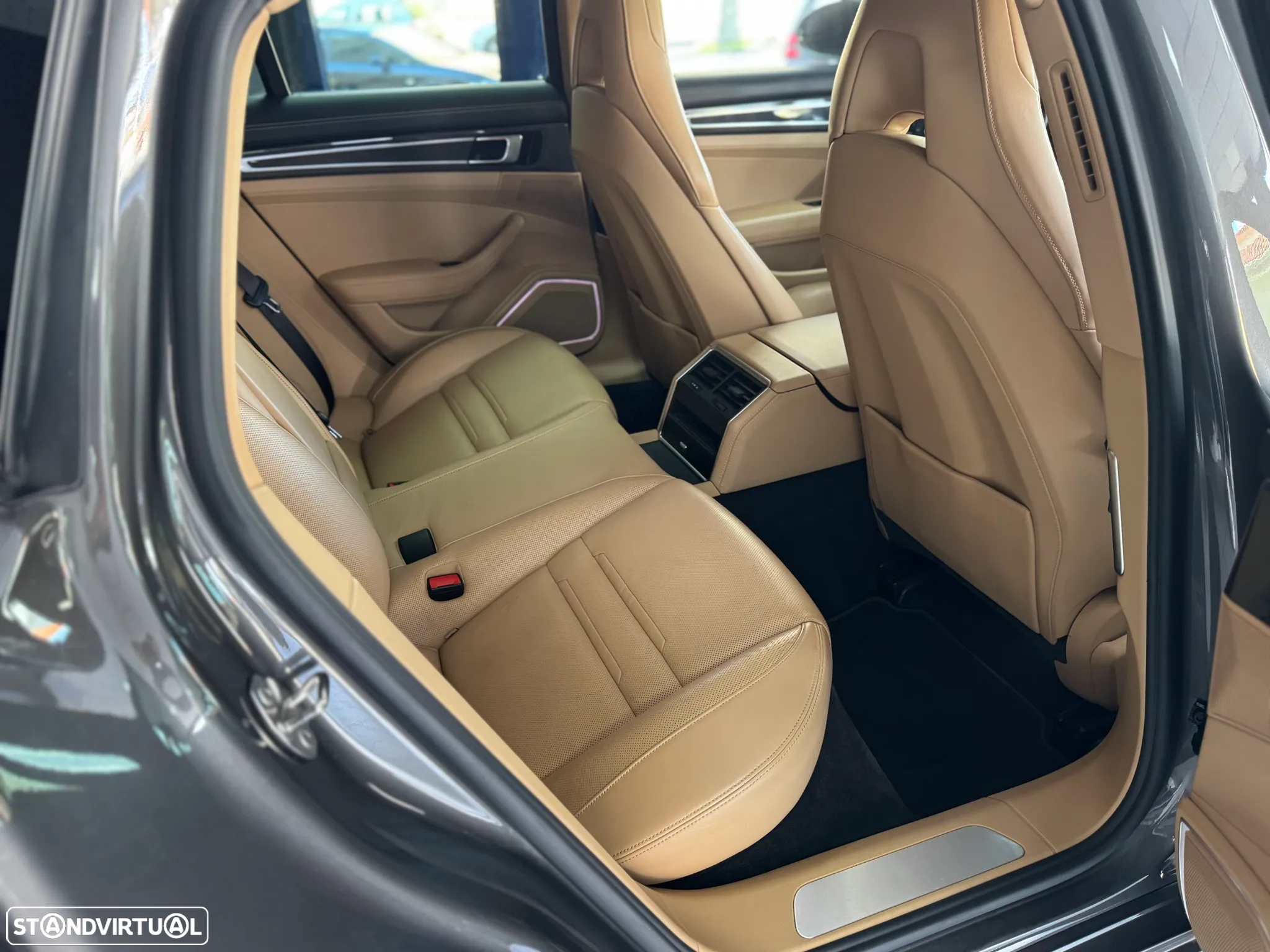 Porsche Panamera Sport Turismo 4 E-Hybrid - 12