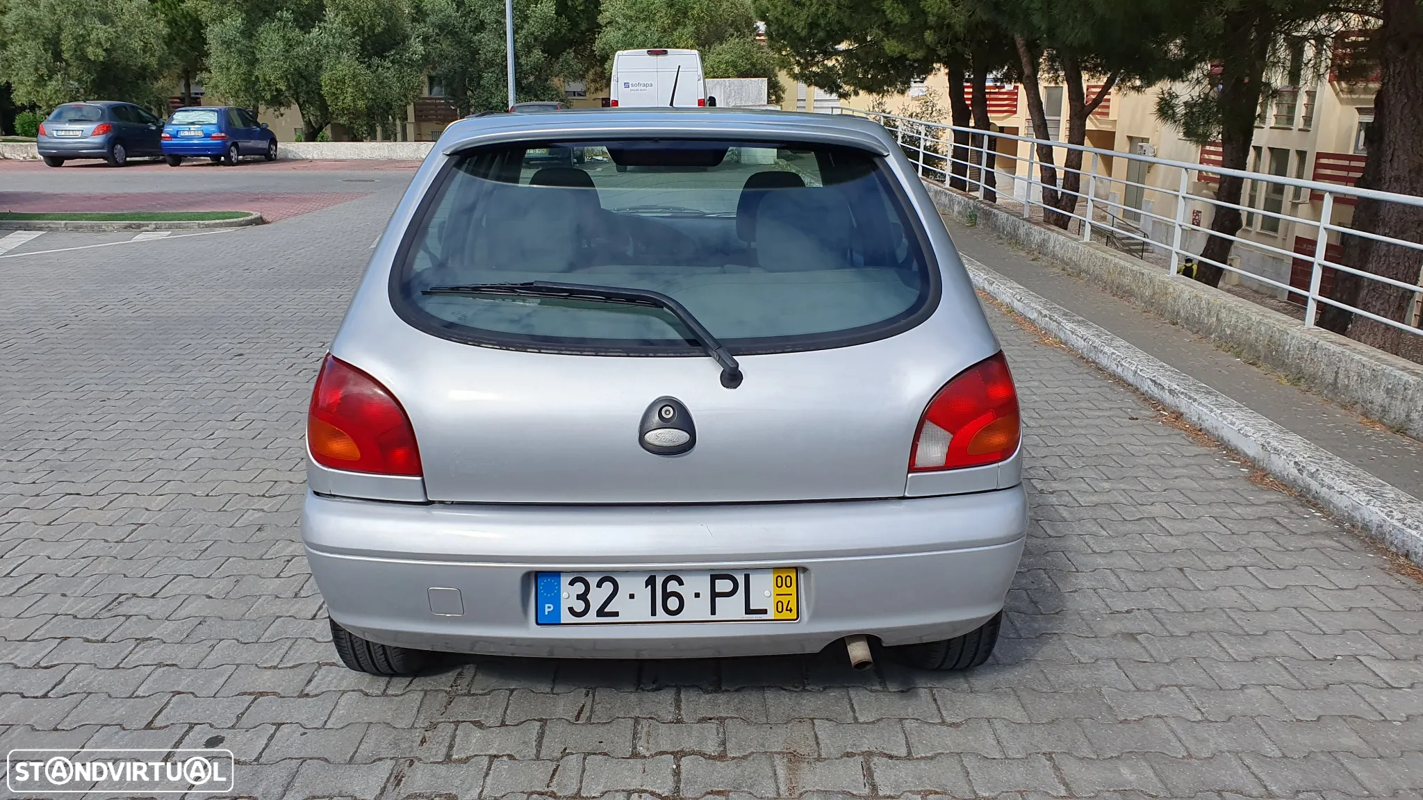 Ford Fiesta 1.25 Ghia - 13