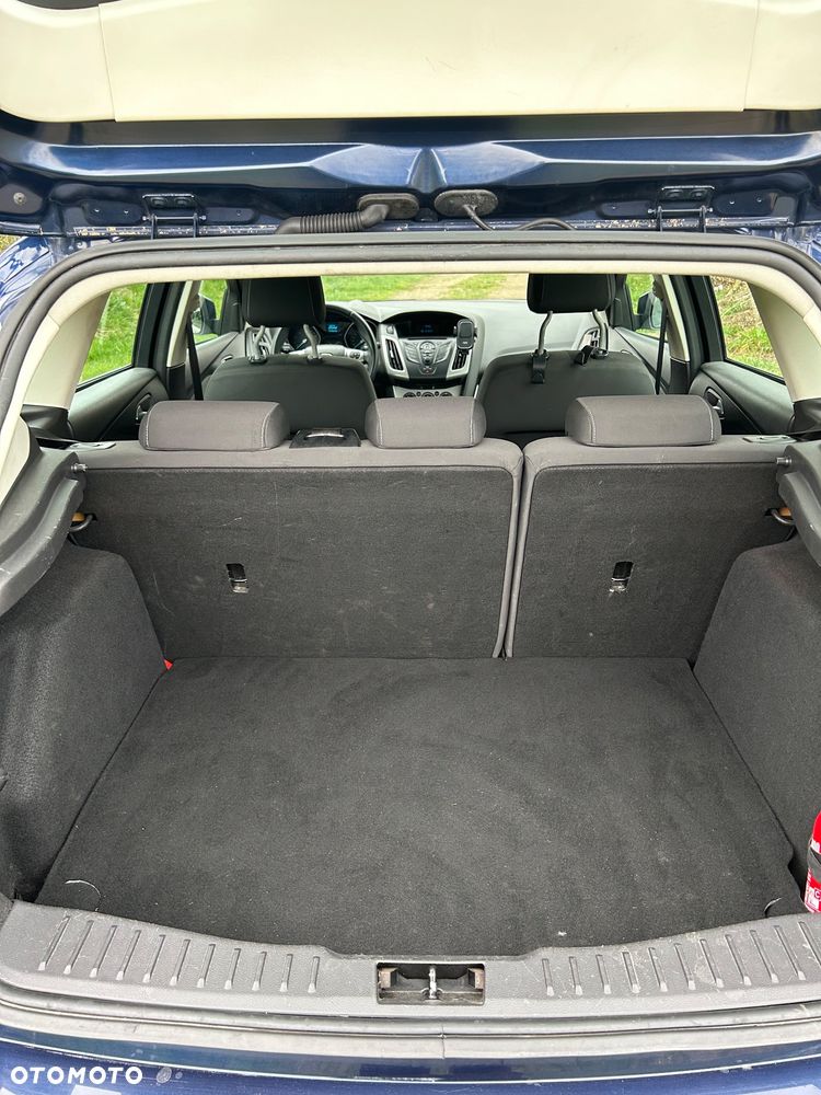 Ford Focus 1.6 Ambiente - 28