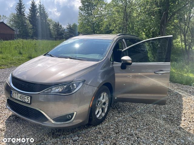 Chrysler Pacifica - 3