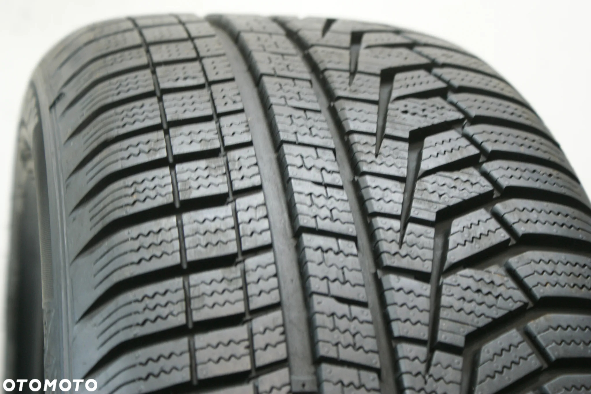 zimowe 215/50R17 HANKOOK WINTER I CEPT EVO2 , 7,7mm (A 9081) - 2