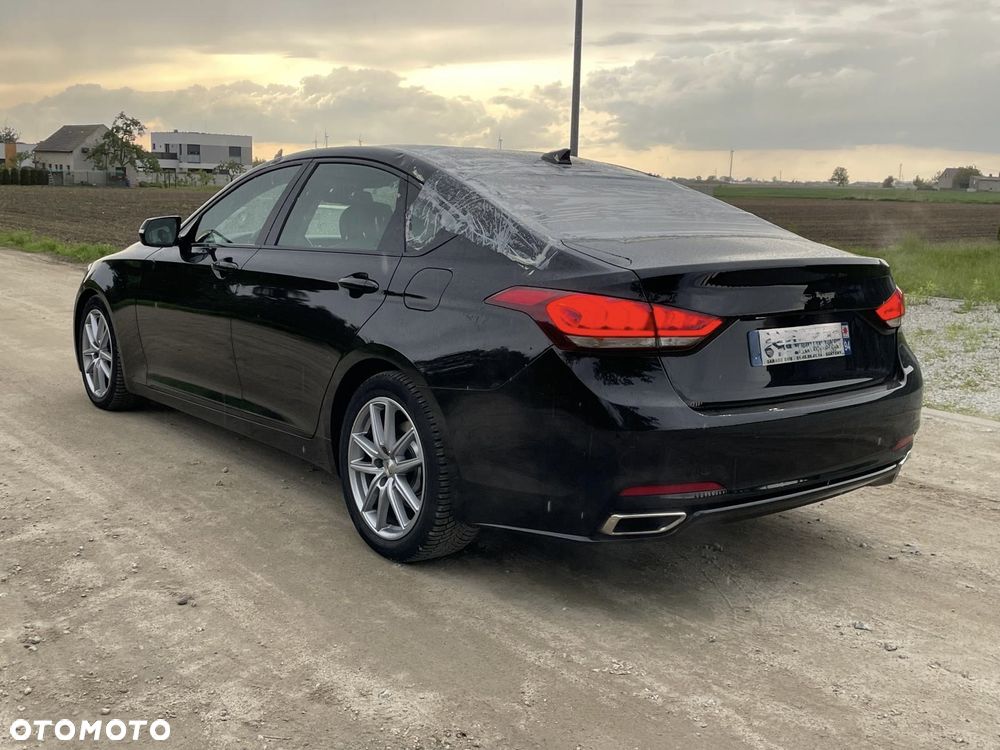 Hyundai Genesis - 7