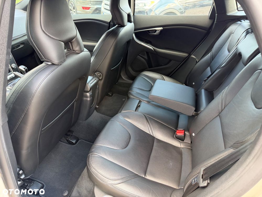 Volvo V40 D3 Momentum - 7