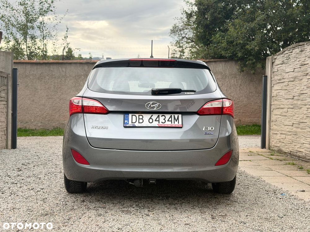 Hyundai i30 blue 1.6 CRDi Style - 16