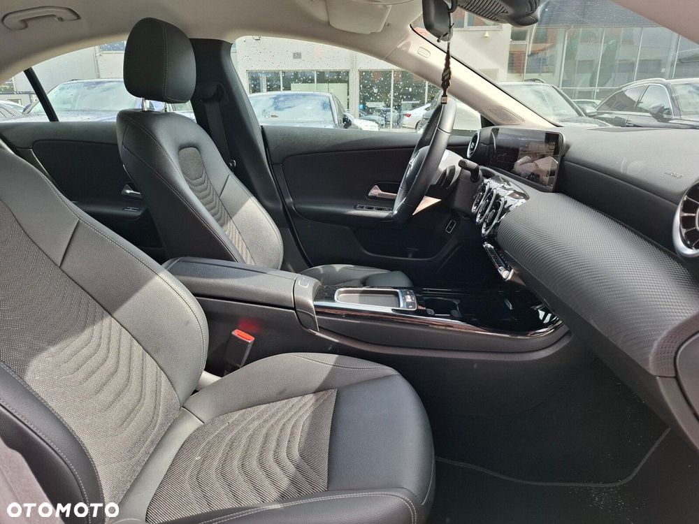 Mercedes-Benz CLA - 6