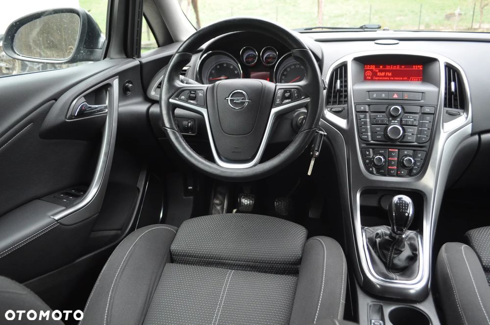 Opel Astra 1.4 Turbo Innovation - 23